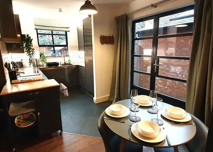 Cozy Retreat Near Snaresbrook Station